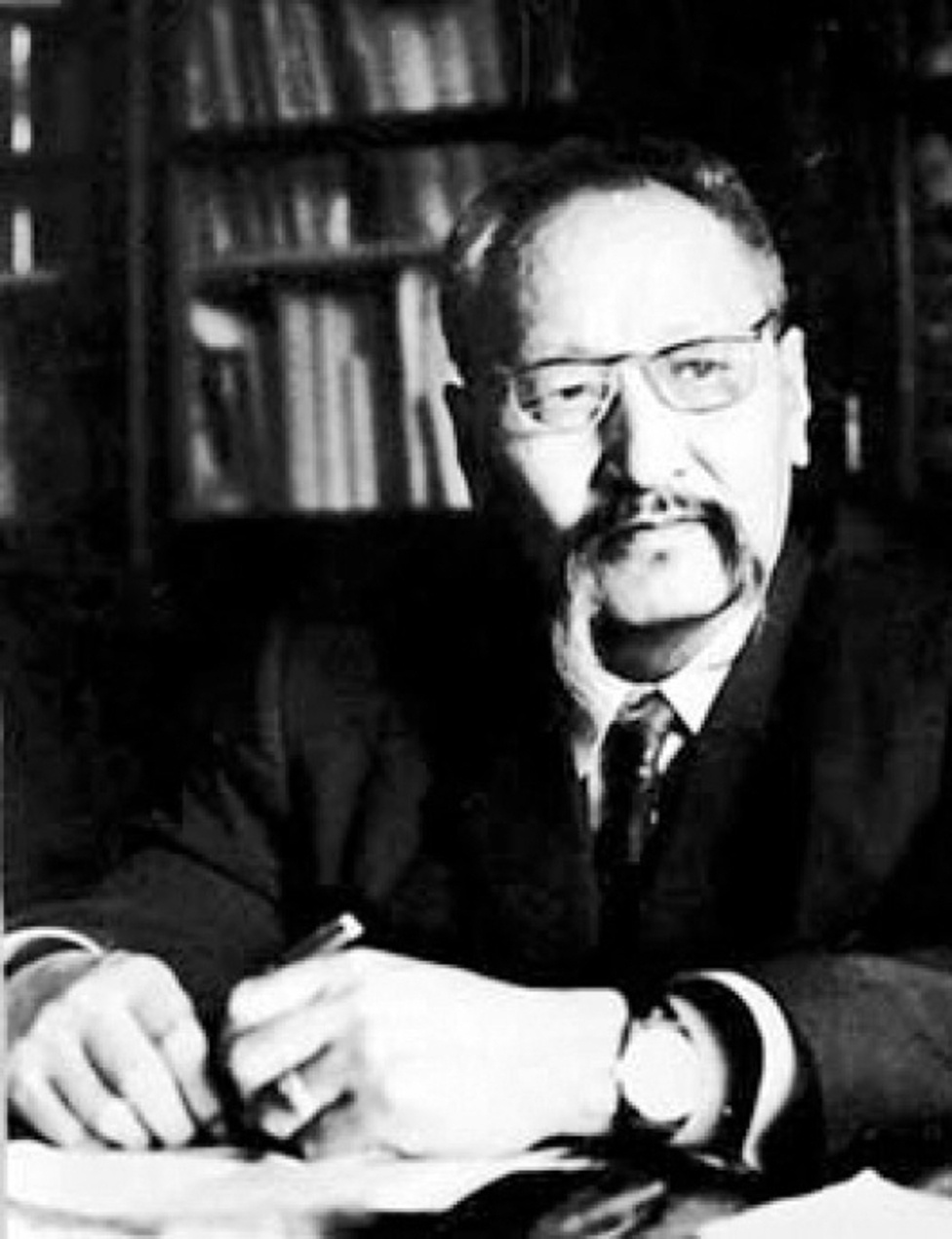 Ц.Дамдинсүрэн миний гурван үеийн намтар