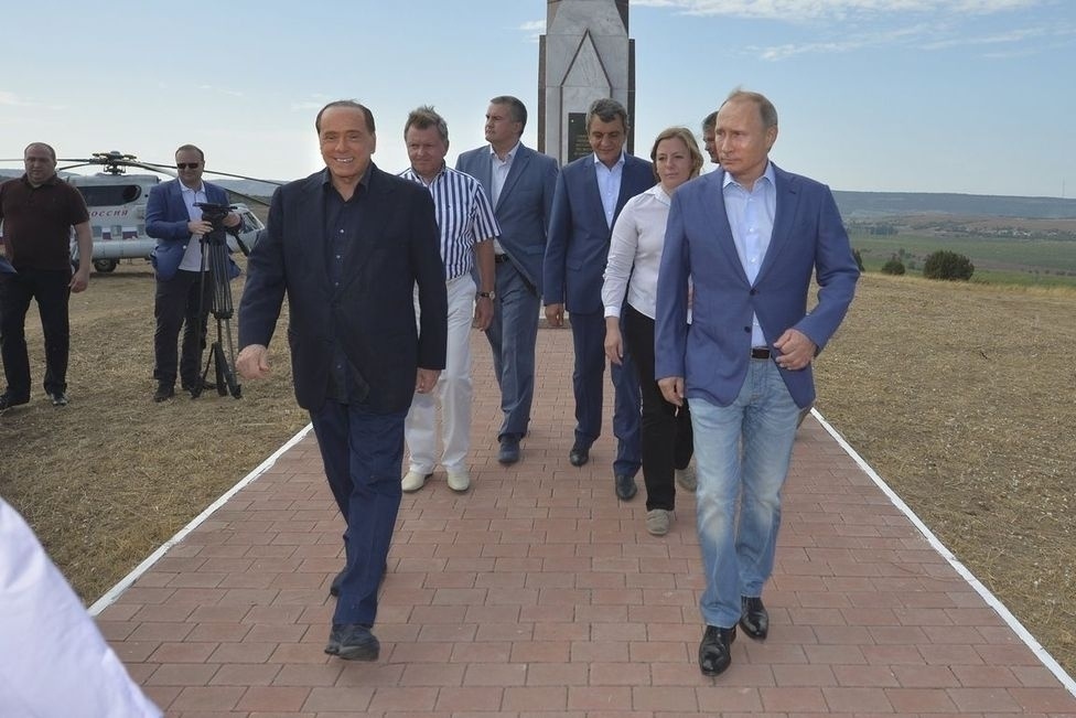 Путин, Берлускони нар дарс ууж Украин тэдэнд эрүүгийн хэрэг үүсгэв