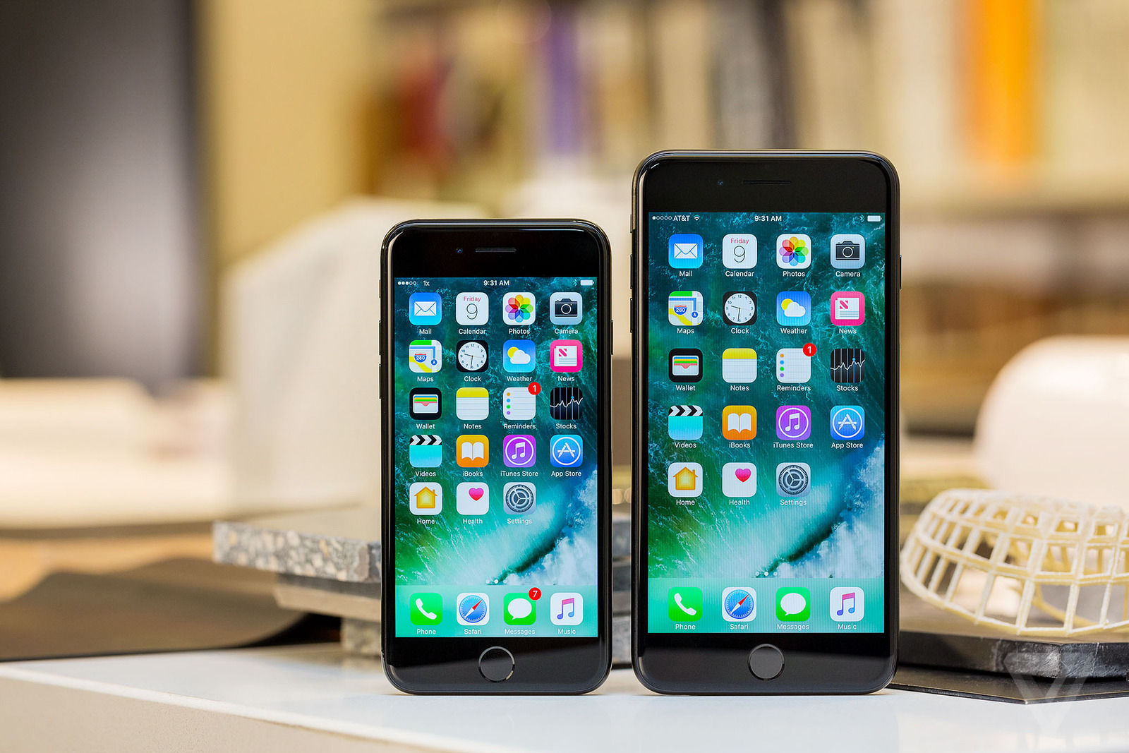 САЙН ба МУУ талууд: iPhone 7 ба iPhone 7 Plus