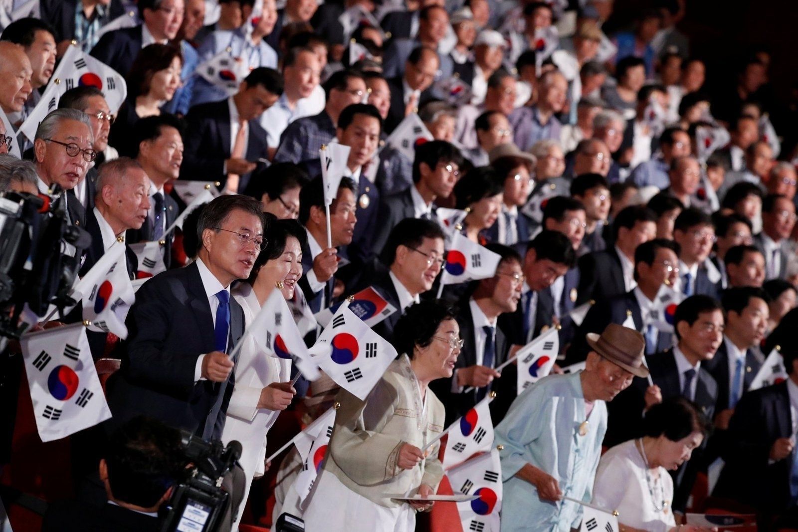 Население северной кореи на 2023 численность населения. Численность населения Южной Кореи на 2022. Жители Южной Кореи. Республика Корея люди. Корейцы народ.