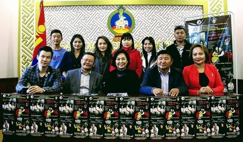Улсын драмын эрдмийн театрын намрын аялан тоглолт болж өндөрлөлөө