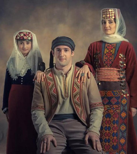 0207f1 armenian family x220