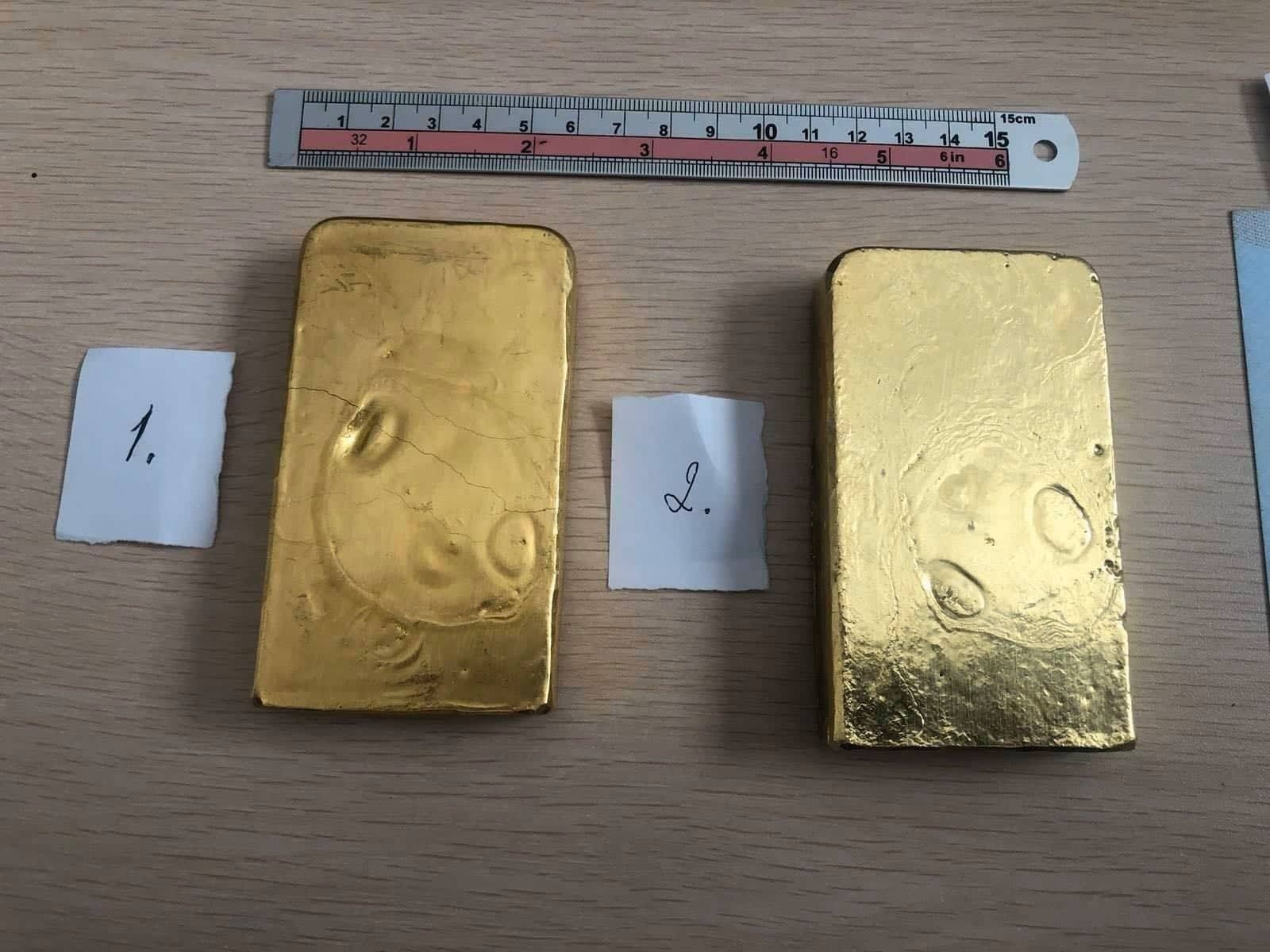 Улсын хилээр 2.7 килограмм алт нэвтрүүлэхийг завджээ