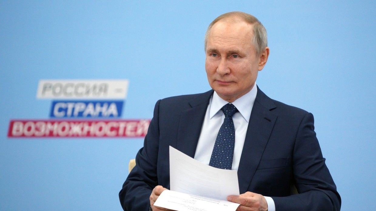 Владимир Путин: Ямар вакцин тариулсныг миний эмчээс өөр хүн мэдэхгүй