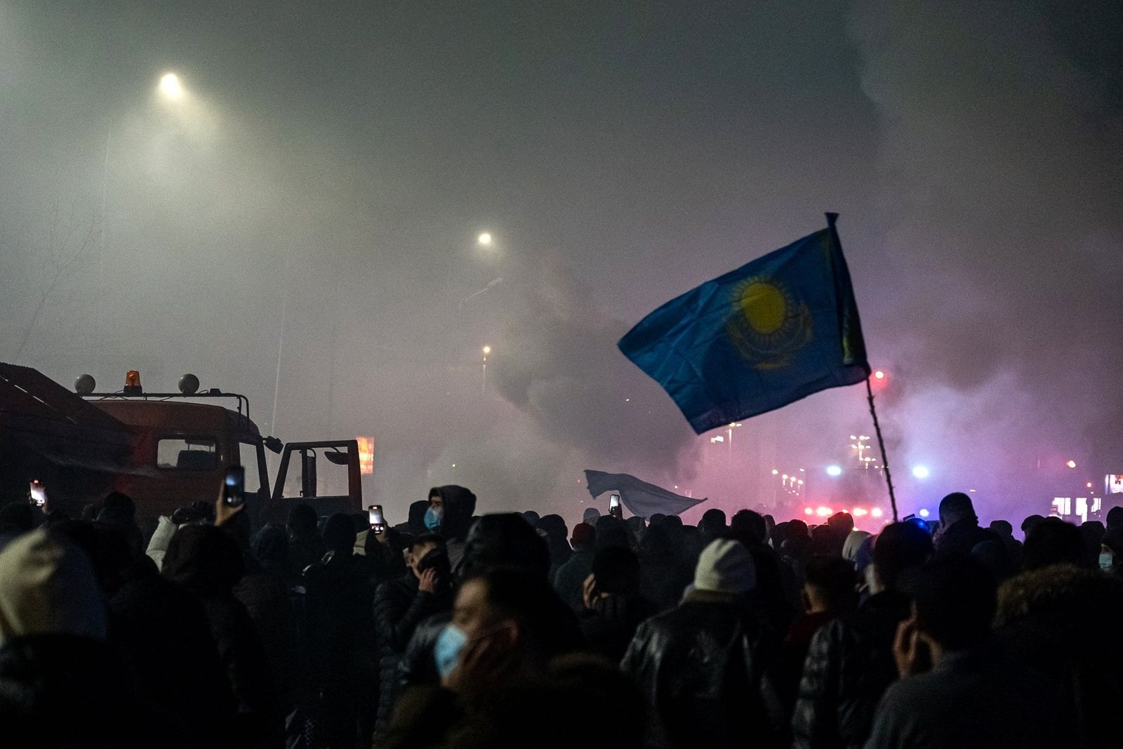 Казахстанд үймээн самуун улам өргөжиж ерөнхийлөгч нь ОХУ аас цэргийн