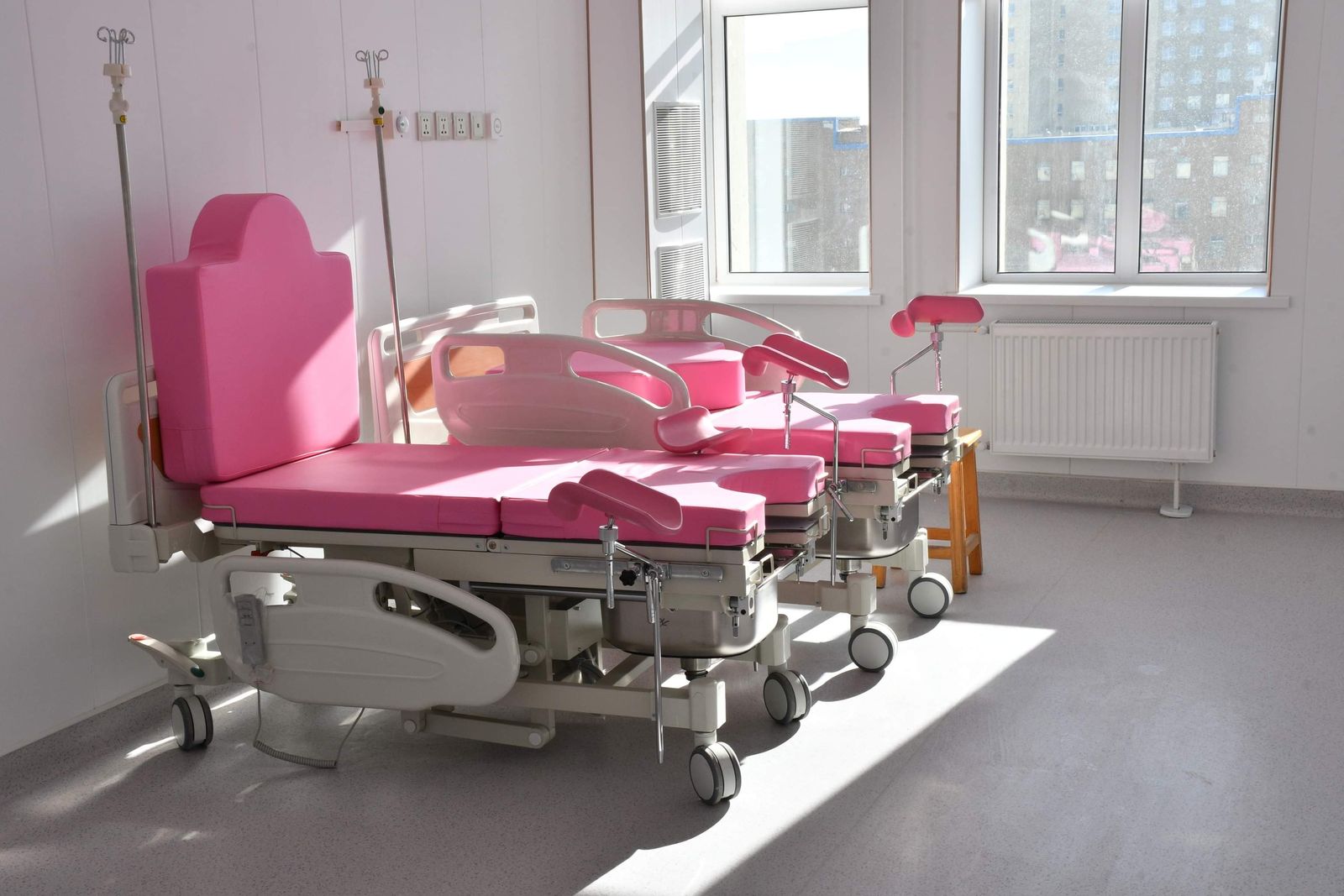 ЭХЭМҮТ-ийн Төрөх тасгийг 35 жилийн дараа иж бүрэн засварлаж, олон улсын ...