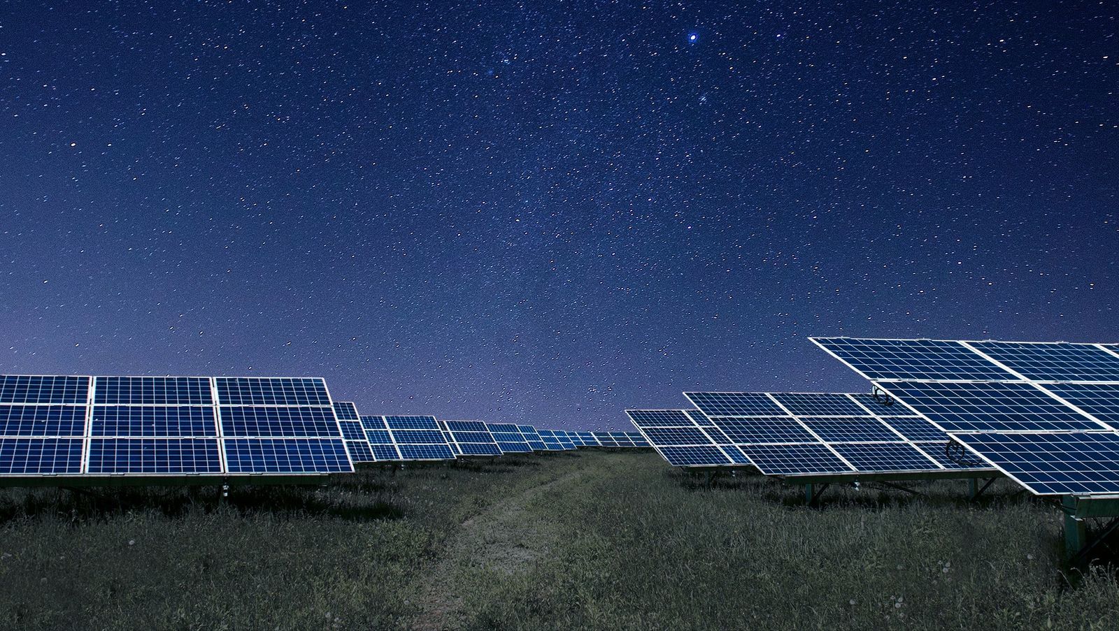 Стэнфордын судлаачид нарны хавтанг шөнийн цагаар эрчим хүч үйлдвэрлэдэг болгожээ DNN.mn