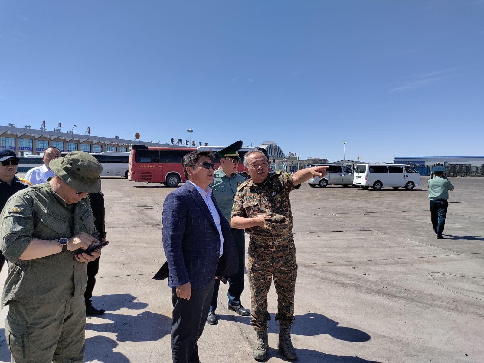 Гашуунсухайт-Ганцмод боомтоор Даваа гарагаас AGV буюу соронзон зам ...