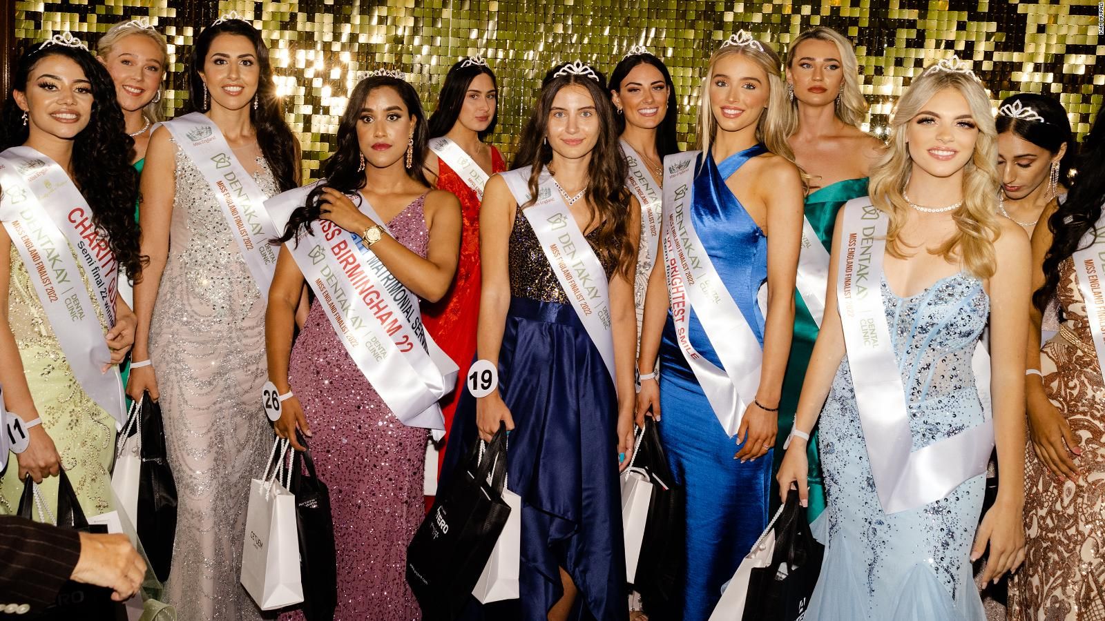 Miss England тэмцээний түүхэнд анх удаа нүүрэндээ будаггүй эмэгтэй ...