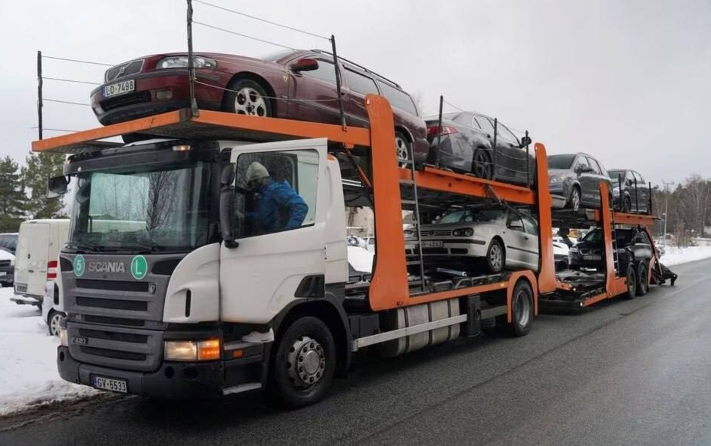 Латви улс согтуу жолооч нараас хураасан 271 суудлын автомашиныг Украинд ...