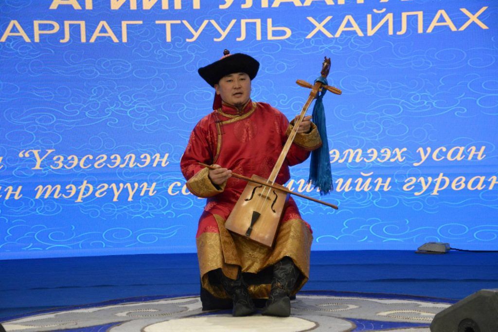 Сар шинийн баярыг тохиолдуулан “Чингис хаан“ музейд “Агийн улаан хаан ...