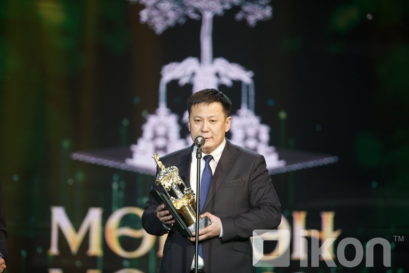 ФОТО: “Мөнгөн мод“-ын эзэд