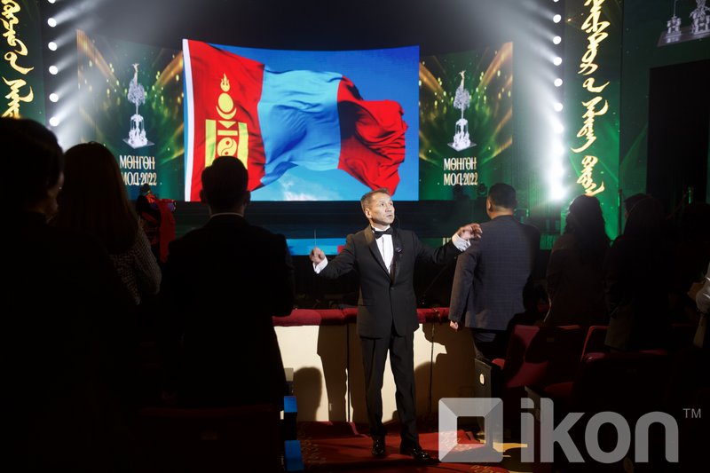 ФОТО: “Мөнгөн мод“-ын эзэд