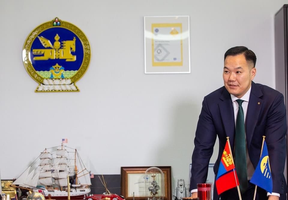 МИАТ ТӨХК-ийн гүйцэтгэх захирал Б.Мөнхтамир Монгол улсаас анх удаа Олон ...
