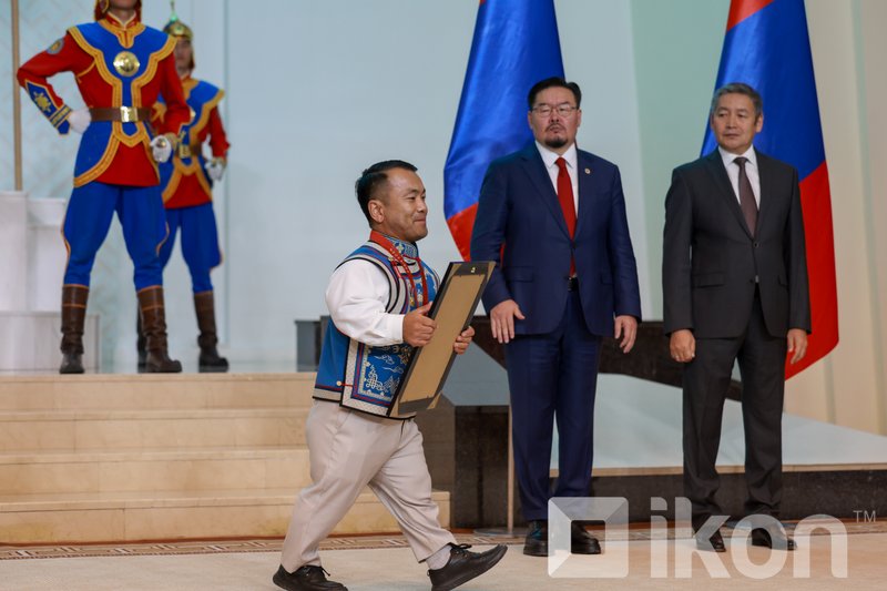 Зураг