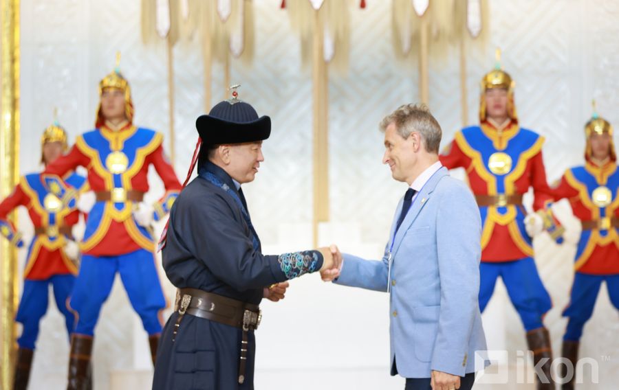 Зураг